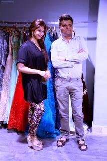 Divyanka Tripathi feet photo thumbnail