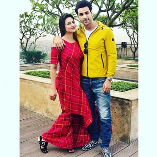 Divyanka Tripathi feet photo thumbnail