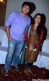 Divyanka Tripathi feet photo thumbnail