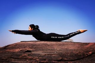 Divyanka Tripathi feet photo thumbnail