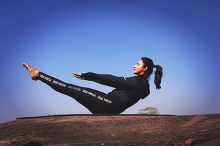 Divyanka Tripathi feet photo thumbnail