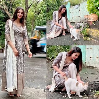 Divyanka Tripathi feet photo thumbnail