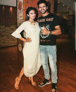 Divyanka Tripathi feet photo thumbnail