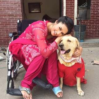 Divyanka Tripathi feet photo thumbnail