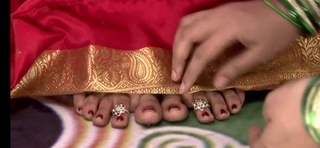 Divyanka Tripathi feet photo thumbnail