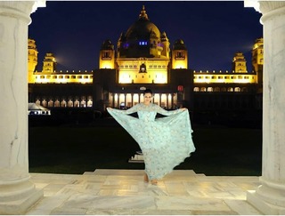 Divyanka Tripathi feet photo thumbnail