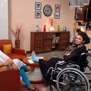 Divyanka Tripathi feet photo thumbnail