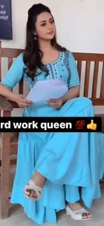 Divyanka Tripathi feet photo thumbnail