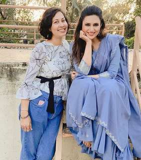 Divyanka Tripathi feet photo thumbnail