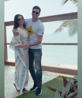 Divyanka Tripathi feet photo thumbnail