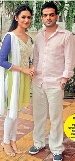 Divyanka Tripathi feet photo thumbnail