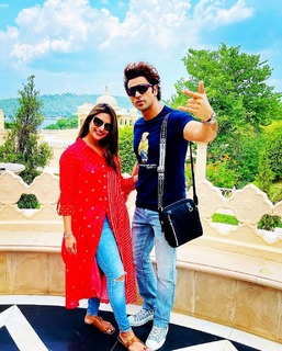 Divyanka Tripathi feet photo thumbnail