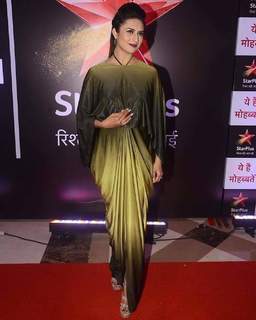 Divyanka Tripathi feet photo thumbnail