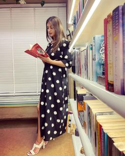 Divyanka Tripathi feet photo thumbnail