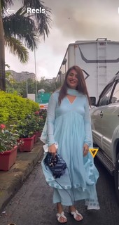 Divyanka Tripathi feet photo thumbnail