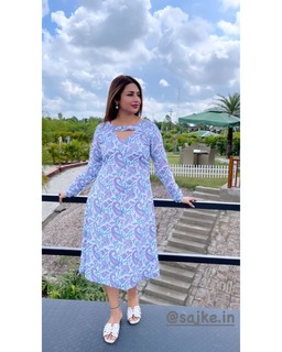 Divyanka Tripathi feet photo thumbnail