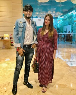 Divyanka Tripathi feet photo thumbnail