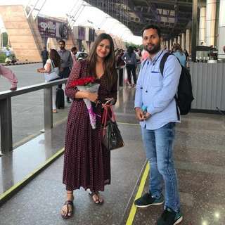 Divyanka Tripathi feet photo thumbnail