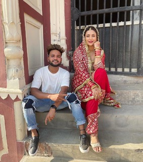 Divyanka Tripathi feet photo thumbnail