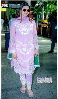 Divyanka Tripathi feet photo thumbnail