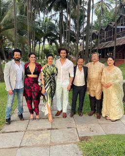 Divyanka Tripathi feet photo thumbnail