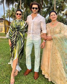 Divyanka Tripathi feet photo thumbnail