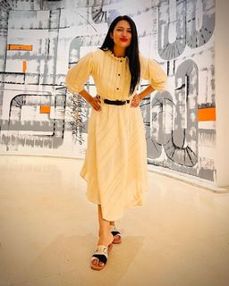 Divyanka Tripathi feet photo thumbnail