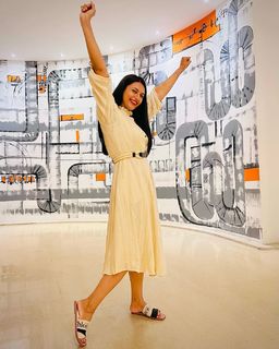 Divyanka Tripathi feet photo thumbnail