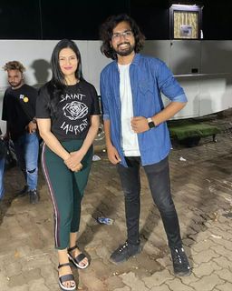 Divyanka Tripathi feet photo thumbnail