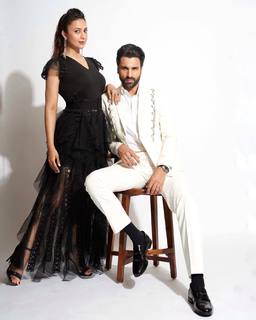 Divyanka Tripathi feet photo thumbnail