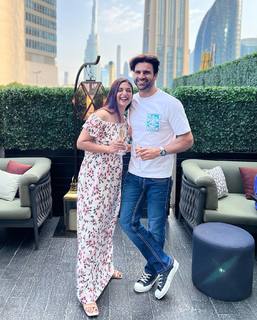 Divyanka Tripathi feet photo thumbnail