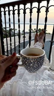 Divyanka Tripathi feet photo thumbnail