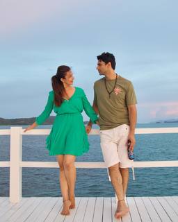 Divyanka Tripathi feet photo thumbnail