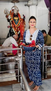 Divyanka Tripathi feet photo thumbnail