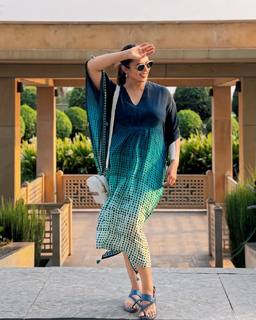 Divyanka Tripathi feet photo thumbnail