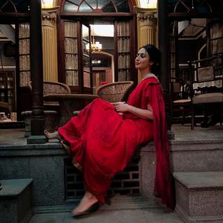 Divyanka Tripathi feet photo thumbnail