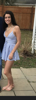 Dixie D'Amelio feet photo thumbnail