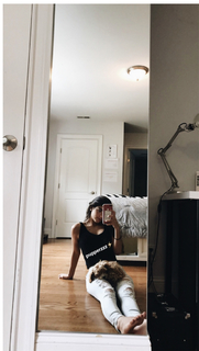 Dixie D'Amelio feet photo thumbnail