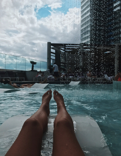 Dixie D'Amelio feet photo thumbnail