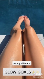 Dixie D'Amelio feet photo thumbnail