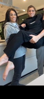Dixie D'Amelio feet photo thumbnail