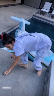 Dixie D'Amelio feet photo thumbnail