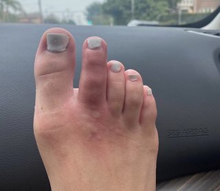 Dixie D'Amelio feet photo thumbnail
