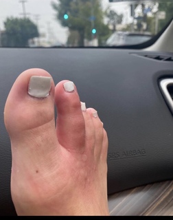 Dixie D'Amelio feet photo thumbnail