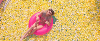 Dixie D'Amelio feet photo thumbnail