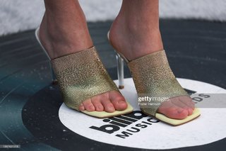 Dixie D'Amelio feet photo thumbnail
