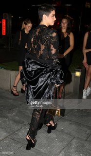 Dixie D'Amelio feet photo thumbnail