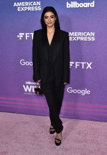 Dixie D'Amelio feet photo thumbnail