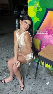 Dixie D'Amelio feet photo thumbnail