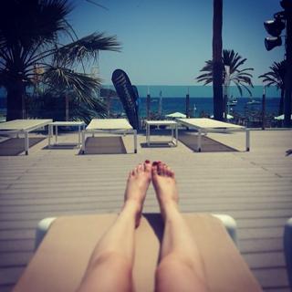 Dodie Clark feet photo thumbnail